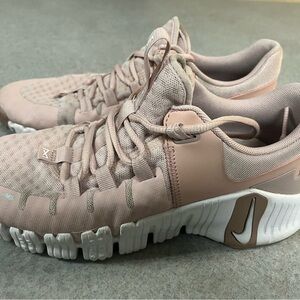 Nike Women's Pink Sneakers